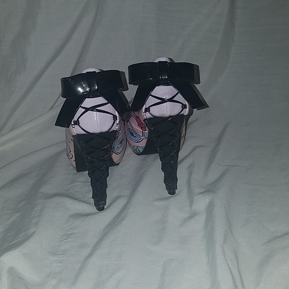 High heels - Picture 3 of 3